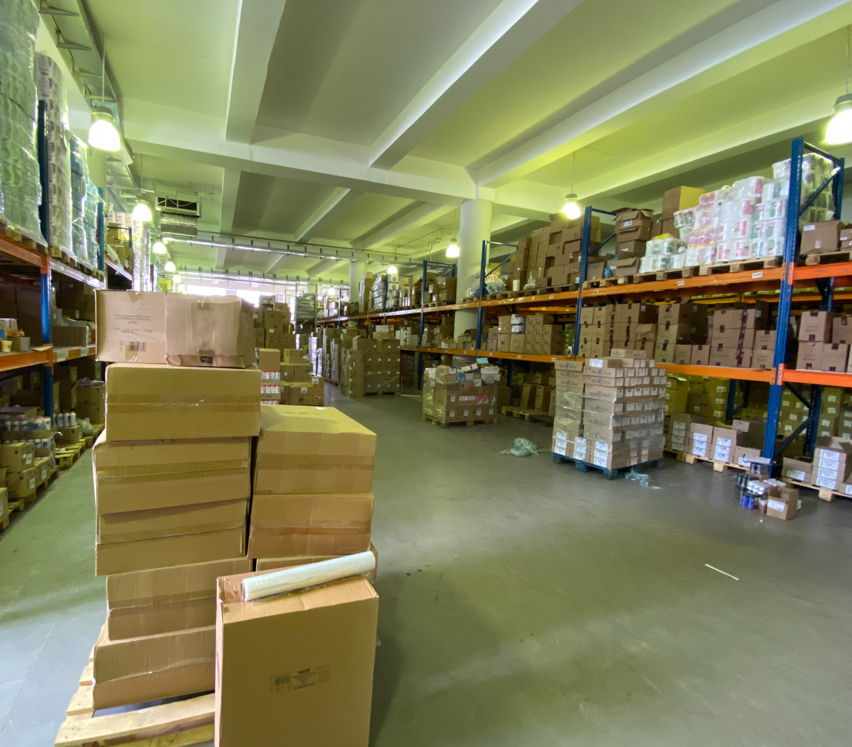 Весь товар хранится в надлежащих условиях и чистоте